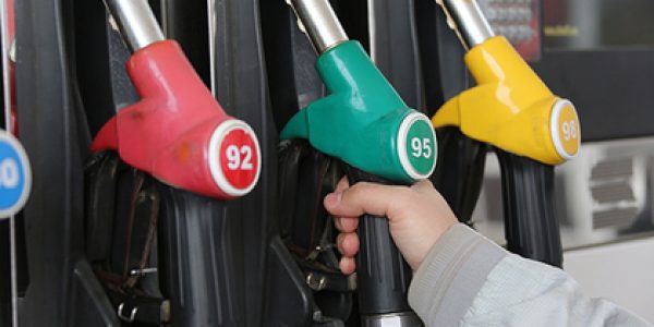 (Русский) В Жогорку Кенеше возмущены высокими наценками на бензин и дизель