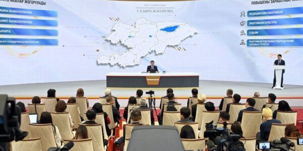 (Русский) Президент просит депутатов ЖК в срочном порядке рассмотреть проект конституционного закона «О Народном Курултае»