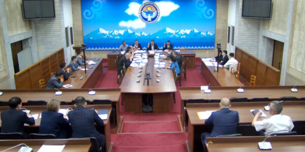 (Русский) Профильный комитет одобрил законопроект о внесении изменений в законы «О недрах» и «О соглашениях о разделе продукции при недропользовании»