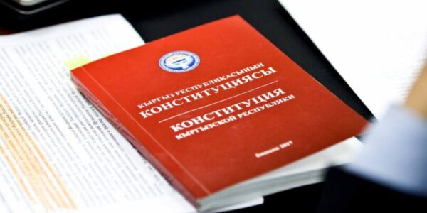 (Русский) ОФ Гражданская платформа провел анализ к принятому в 3 чтении конституционному Закону КР «О статусе депутатов Жогорку Кенеша».